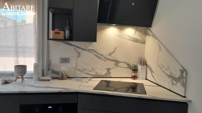 cucina angolare piano cottura induzione cappa anti condensa abitare imola arredamento arredare casa
