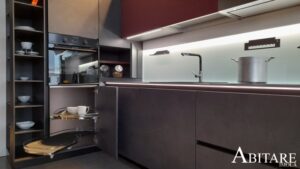 abitare imola cucina dispensa angolare le mans cestelli forno colonna luci illuminazione led interior design snaidero cucine bologna imola