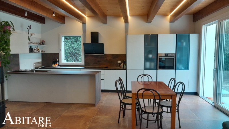 arredamento imola bologna cucina bianca isola hpl ruggine legno interior design lugo faenza oikos cucine