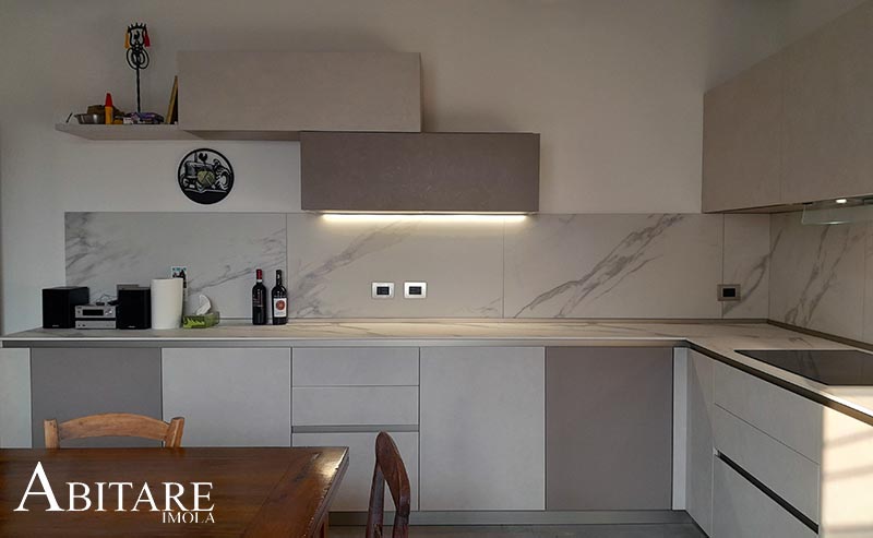 arredamento interior design imola way snaidero lugo bologna made in italy bicolore effetto marmo tavolo romagnolo