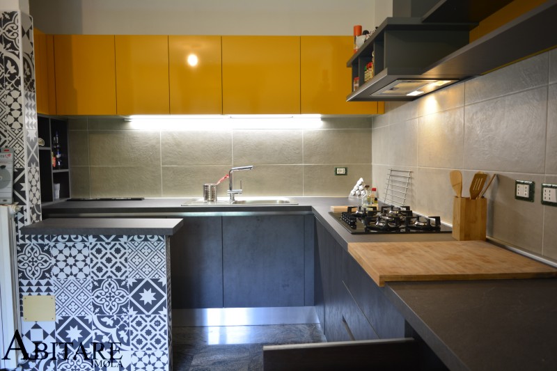 arredare casa cucina cucine giallo bonus mobili angolo wine bar vino antracite senza maniglia faenza massa lombarda bagnara imola