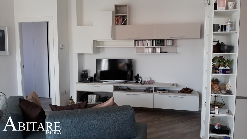 arredare casa mobile sospeso tv bianco interior design arredare casa arredamento imola bologna castelsan pietreo tv parete soggiorno living open space