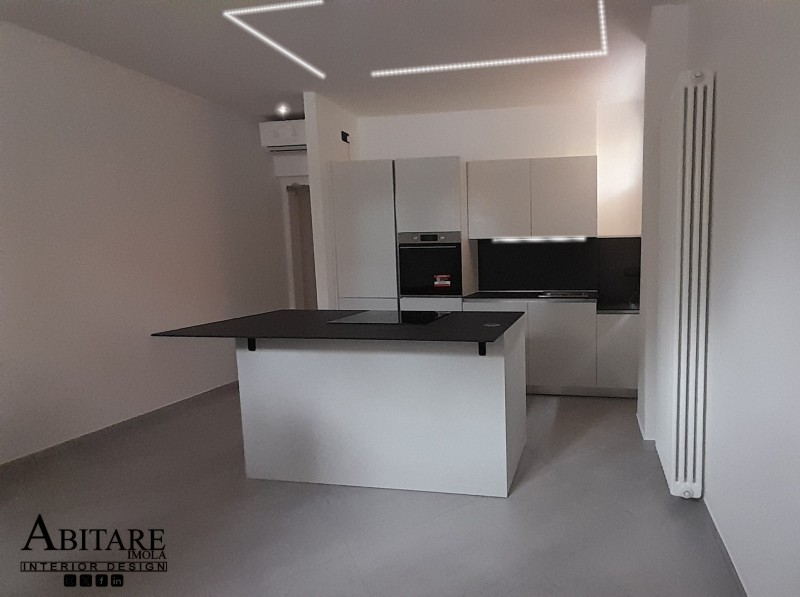 cucina bianca oikos isola arredamento imola bologna induzione con cappa arredamento bologna faenza
