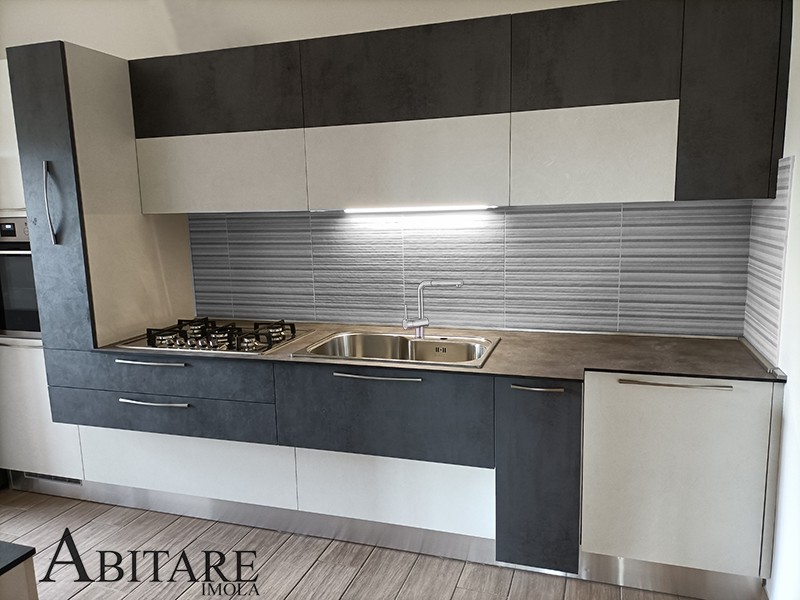 cucina modrna moderne oikos cucine antracite top hpl cappa integrata dispensa estaibilie arredare casa arredamento ozzano san lazaro bologna