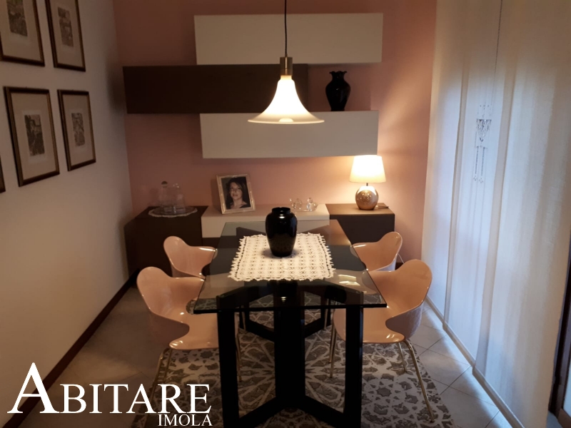 soggiorno sedia calligaris arredare casa rosa pink veneran arredamento bologna faenza lugo ozzano emilia tavolo vetro