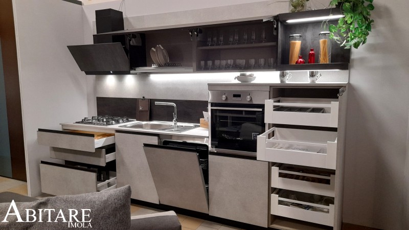 cucina joy gola grigio pietra forno colonna arredamento interior design imola bologna cassetti cestoni miscelatore doccetta