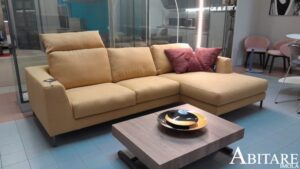 abitare imola divano giallo ditreitalia arredamento arredare casa bologna san lazzaro interio design componibile artis
